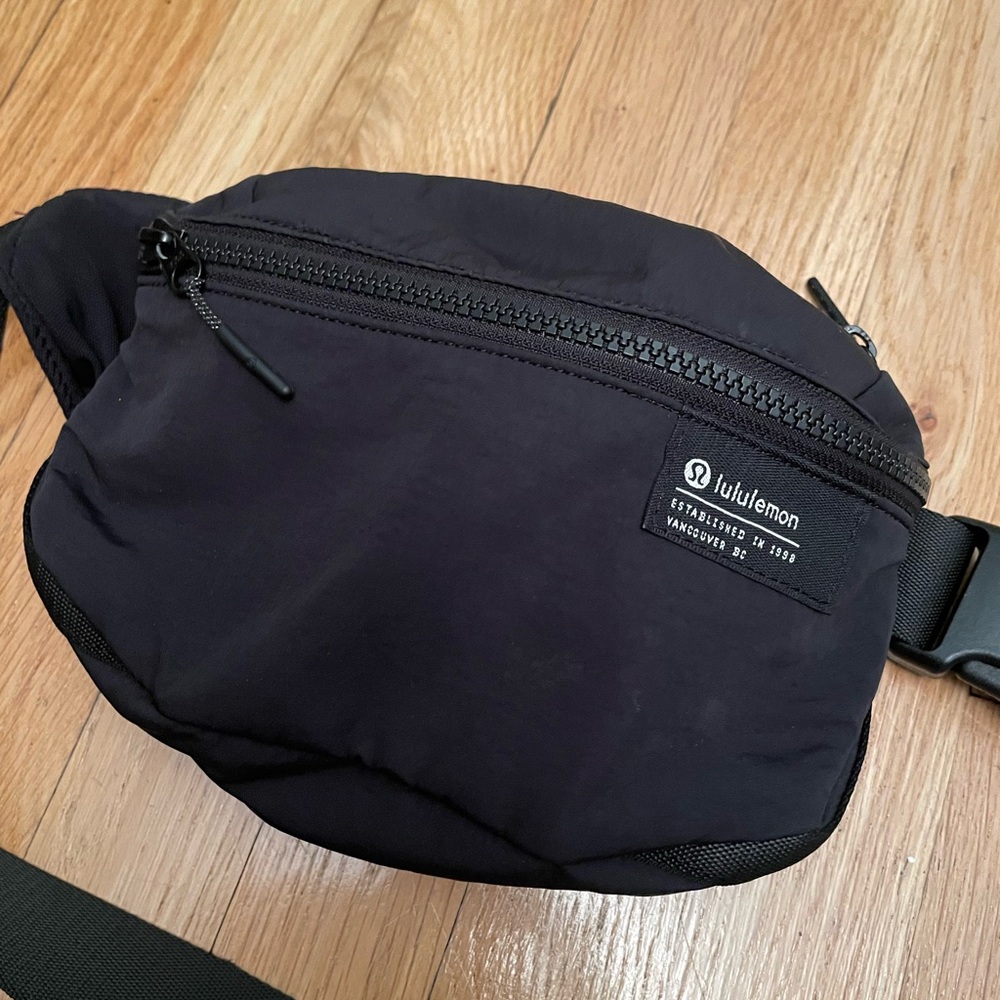 Lululemon belt bag